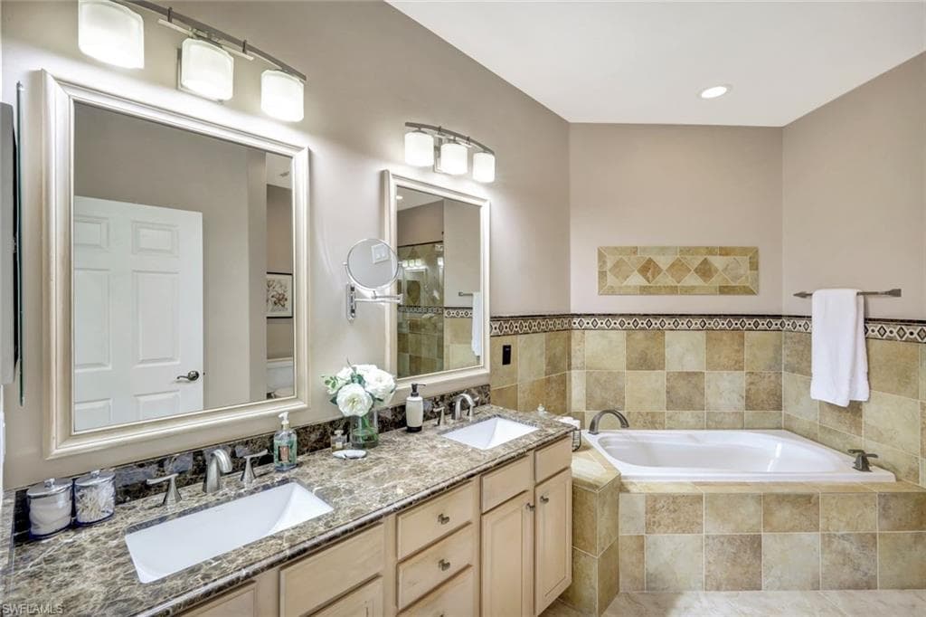 8225 Danbury Blvd 204, Naples, FL 34120-17