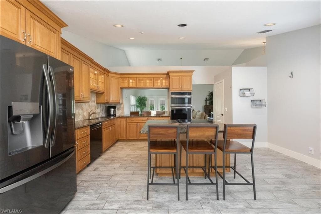 5131 Kristin Ct, Naples, FL 34105-8