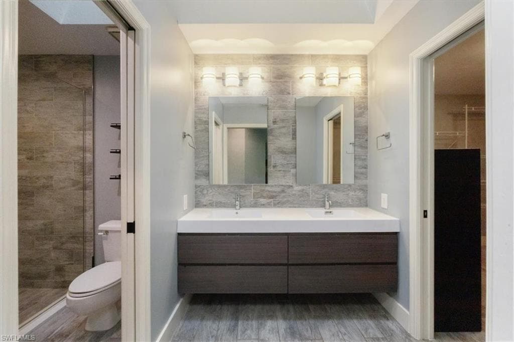 5131 Kristin Ct, Naples, FL 34105-11