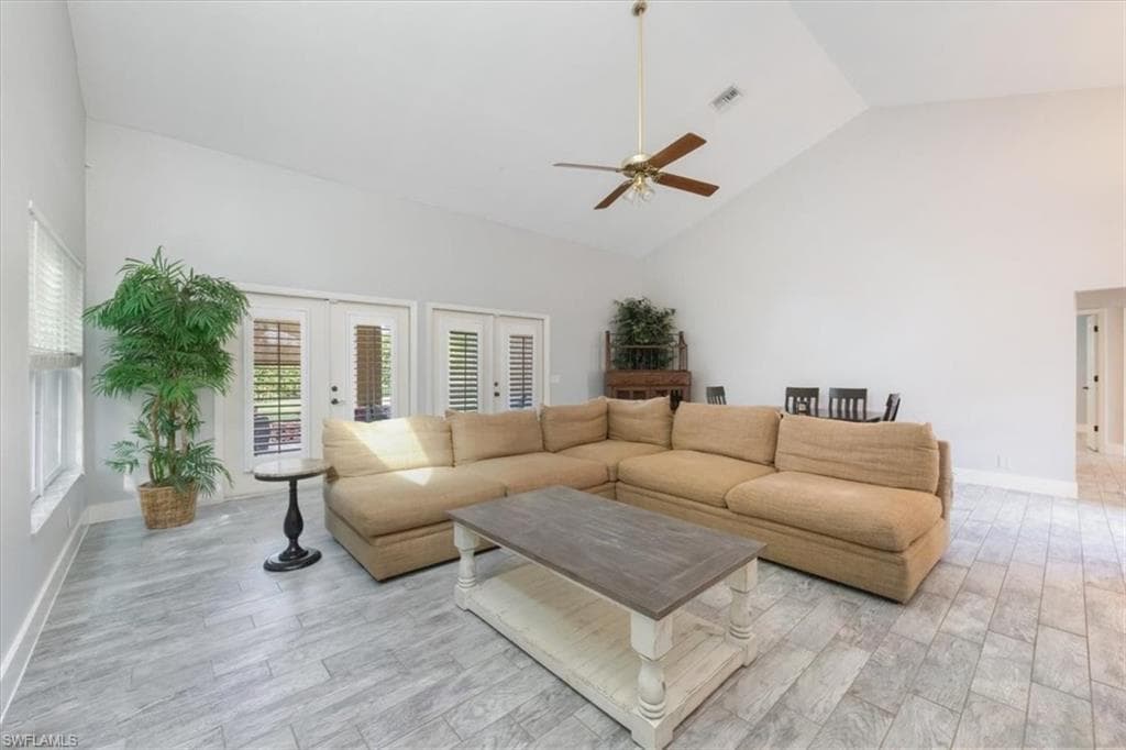 5131 Kristin Ct, Naples, FL 34105-6