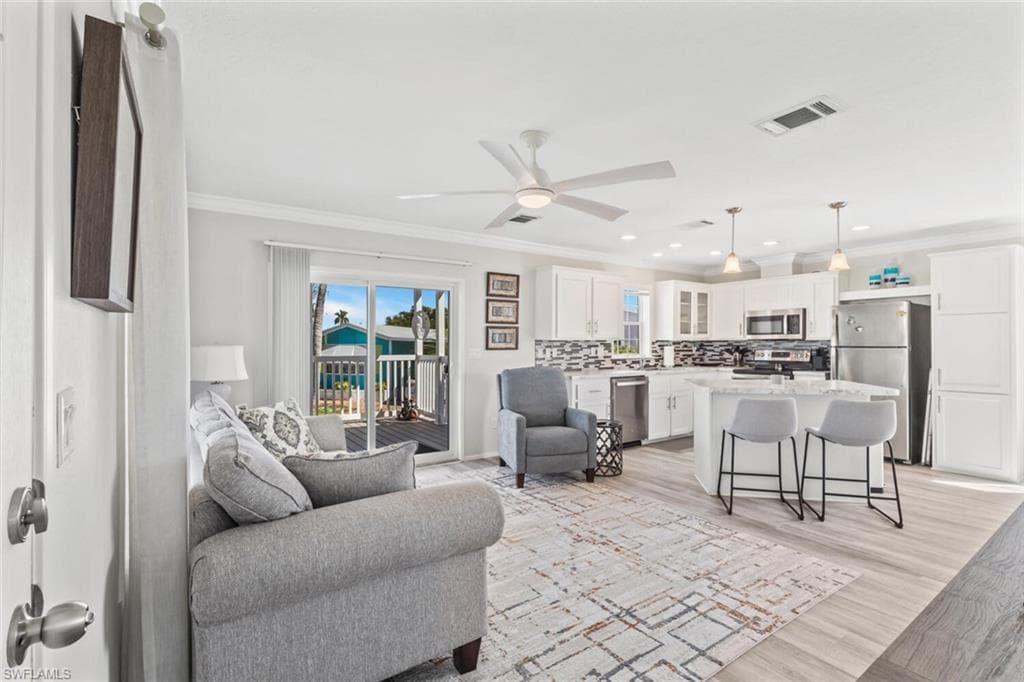 37 Ronald Dr, Fort Myers, FL 33908-10