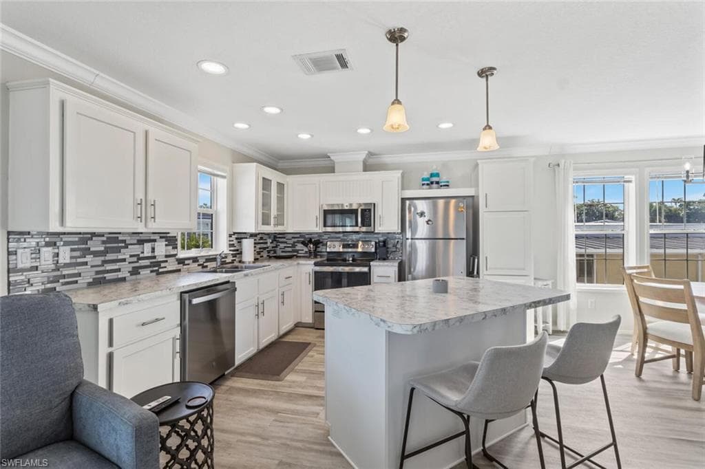 37 Ronald Dr, Fort Myers, FL 33908-11