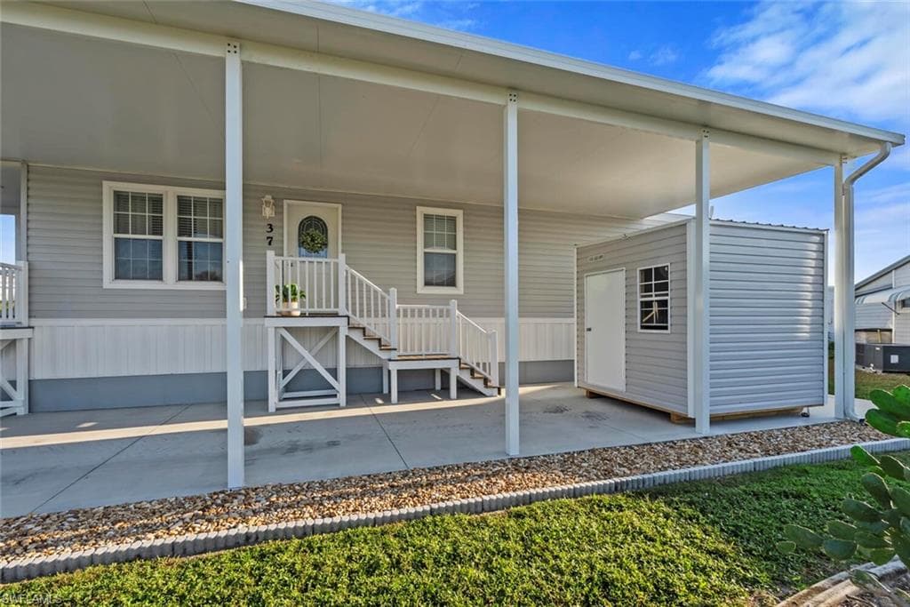 37 Ronald Dr, Fort Myers, FL 33908-7