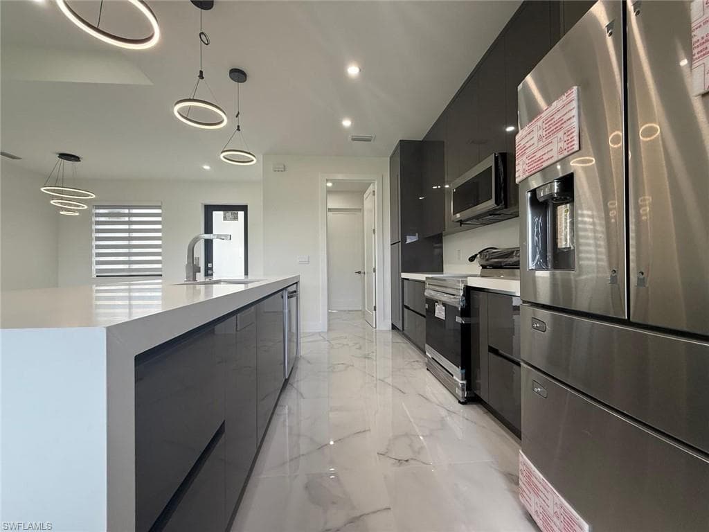 4218 26th St SW, Lehigh Acres, FL 33976-3