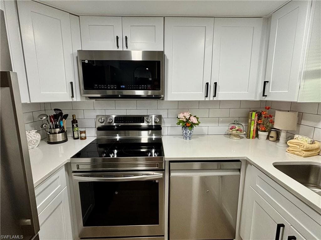 87 Collier Blvd D10, Marco Island, FL 34145-3