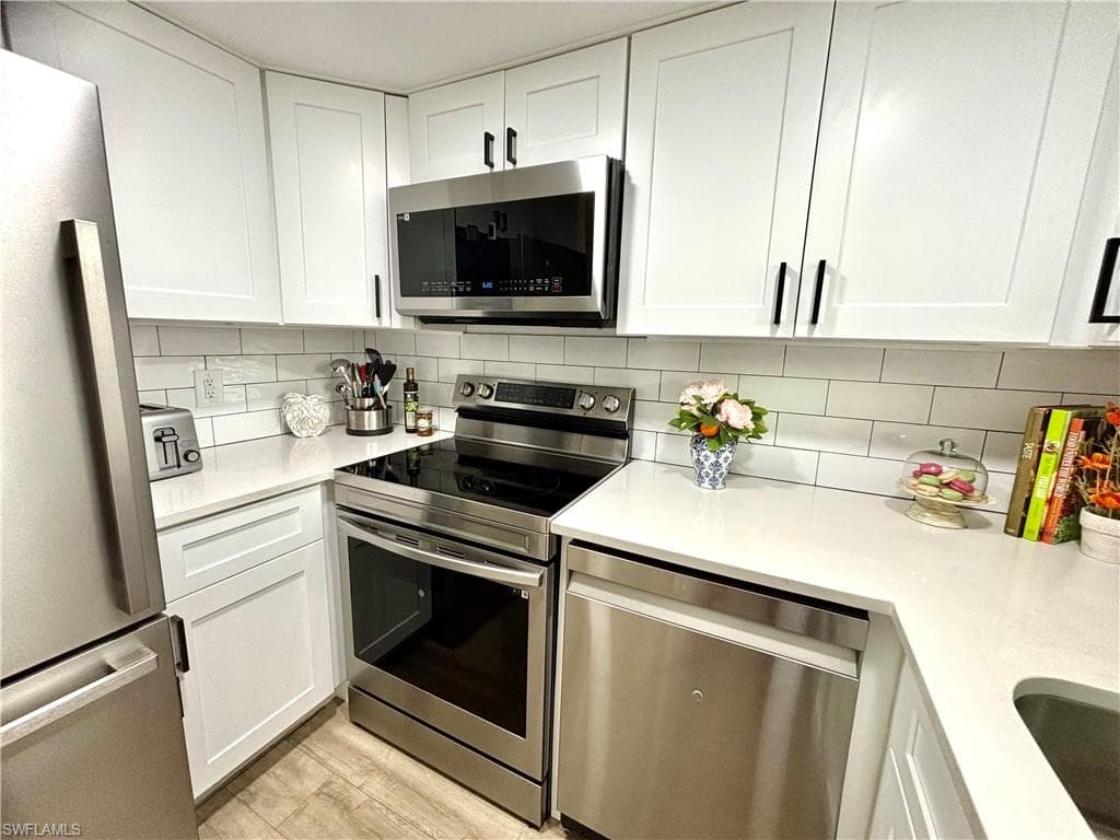 87 Collier Blvd D10, Marco Island, FL 34145-4