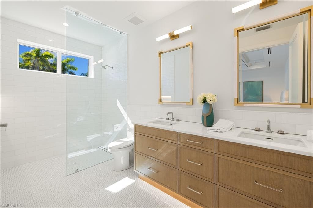 575 13th Ave S, Naples, FL 34102-21