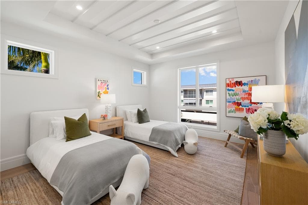 575 13th Ave S, Naples, FL 34102-22