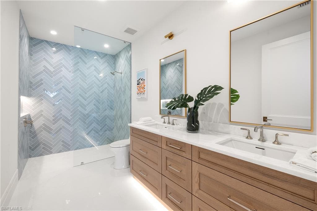 575 13th Ave S, Naples, FL 34102-23