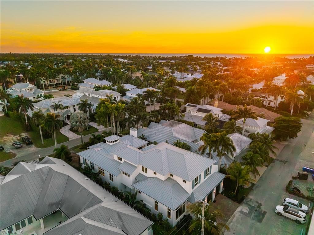 575 13th Ave S, Naples, FL 34102-26