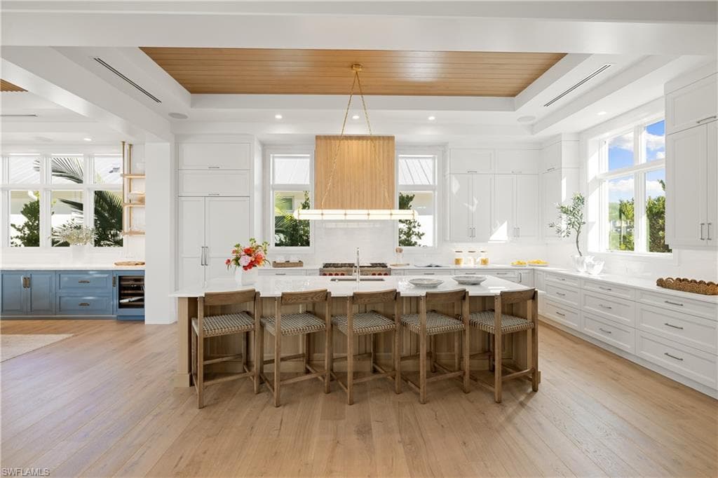 575 13th Ave S, Naples, FL 34102-5