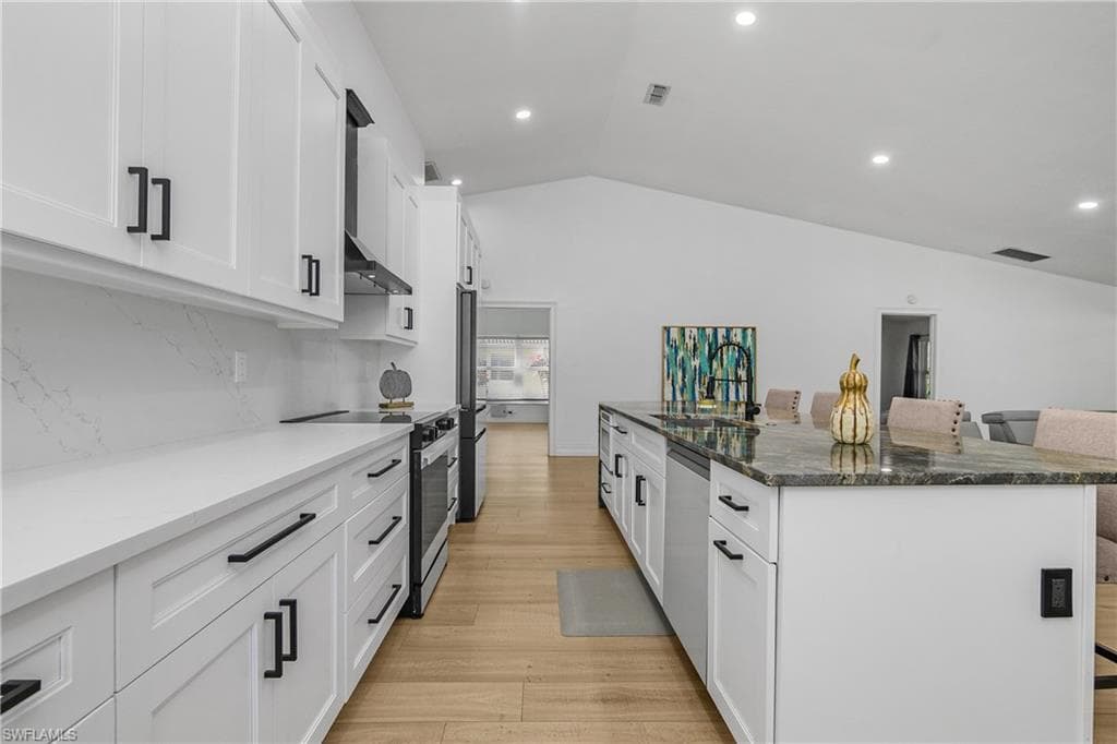 401 Countryside Dr, Naples, FL 34104-16