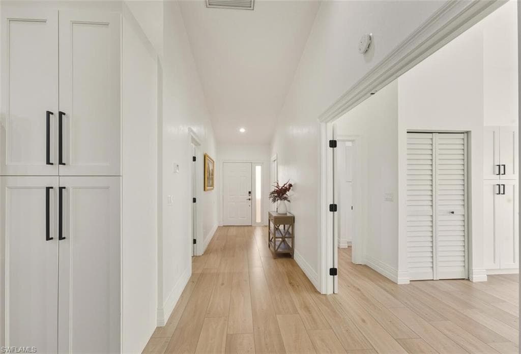 401 Countryside Dr, Naples, FL 34104-4