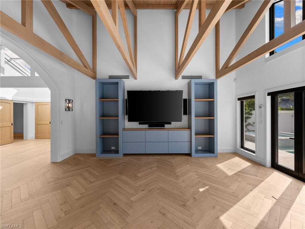 572 Tierra Mar Ln 19, Naples, FL 34108-17