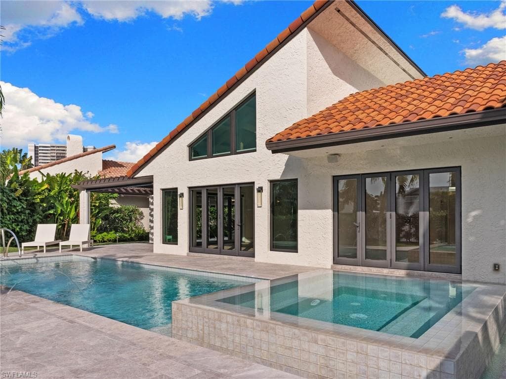 572 Tierra Mar Ln 19, Naples, FL 34108-29