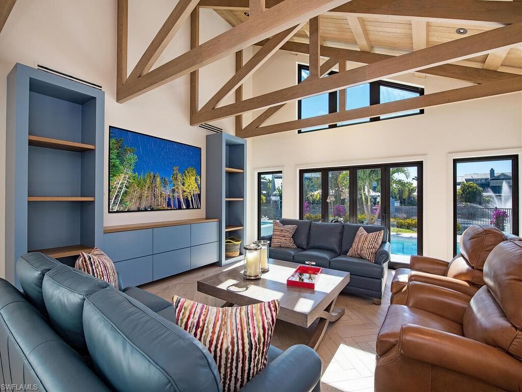 572 Tierra Mar Ln 19, Naples, FL 34108-32