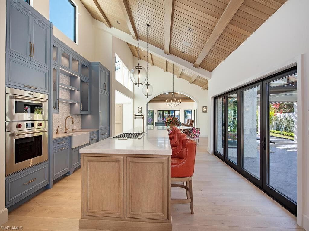 572 Tierra Mar Ln 19, Naples, FL 34108-34