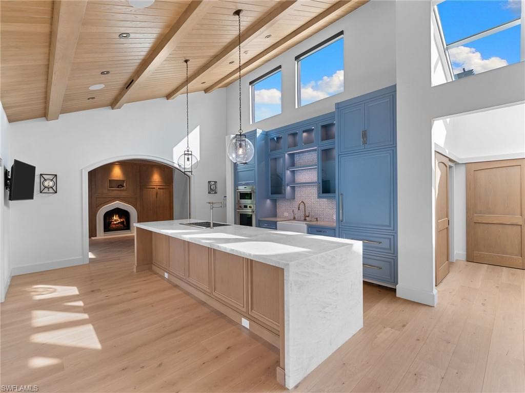 572 Tierra Mar Ln 19, Naples, FL 34108-4