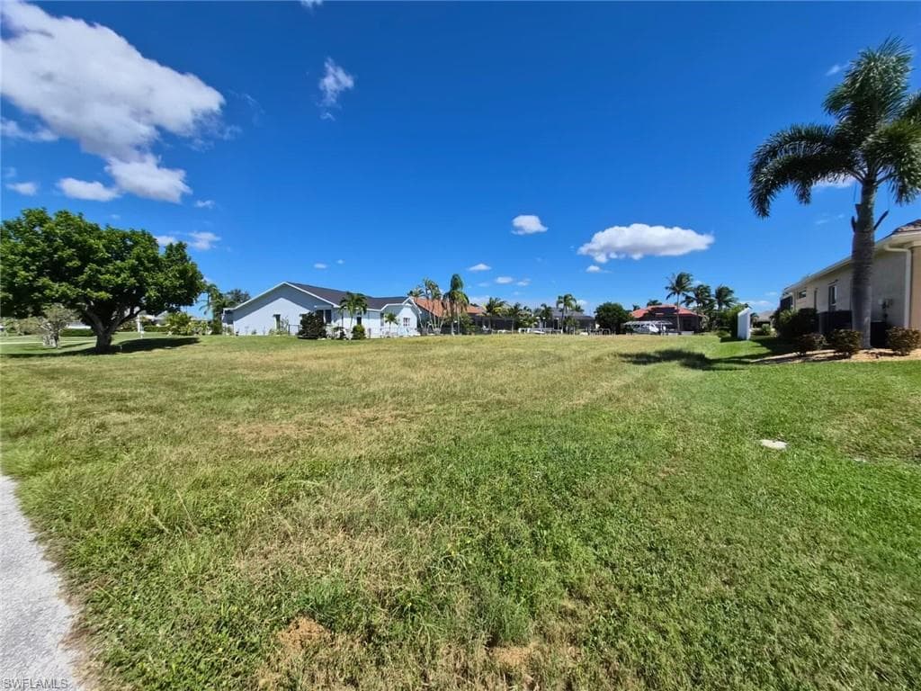 3937 26th Ct, Cape Coral, FL 33914-8