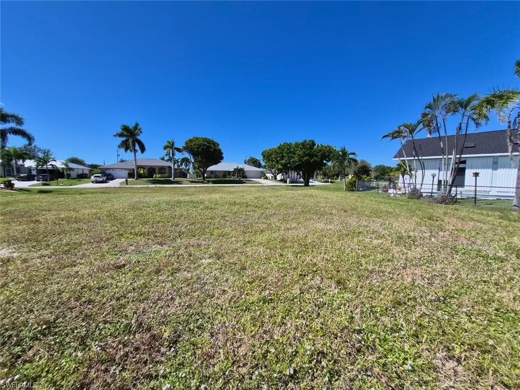 3937 26th Ct, Cape Coral, FL 33914-3