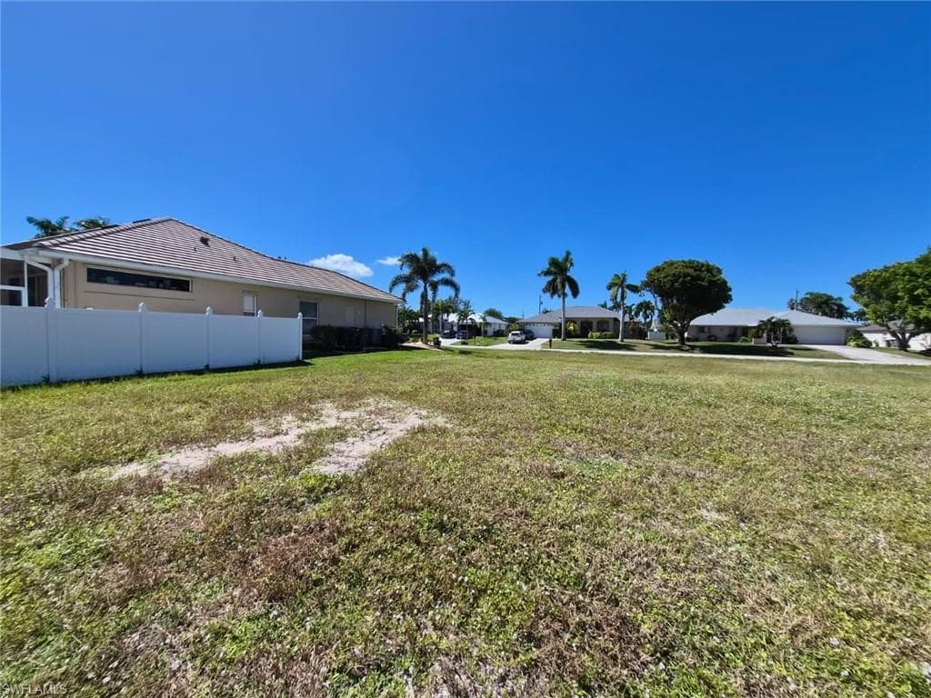 3937 26th Ct, Cape Coral, FL 33914-7