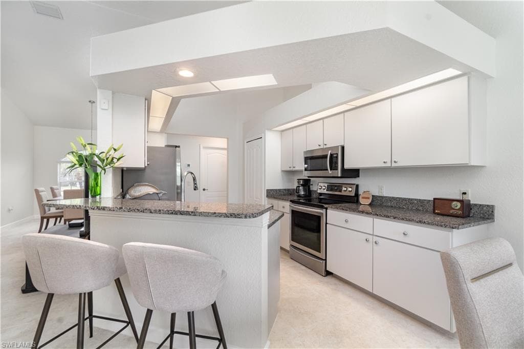 4186 Yucatan Cir, Port Charlotte, FL 33948-8