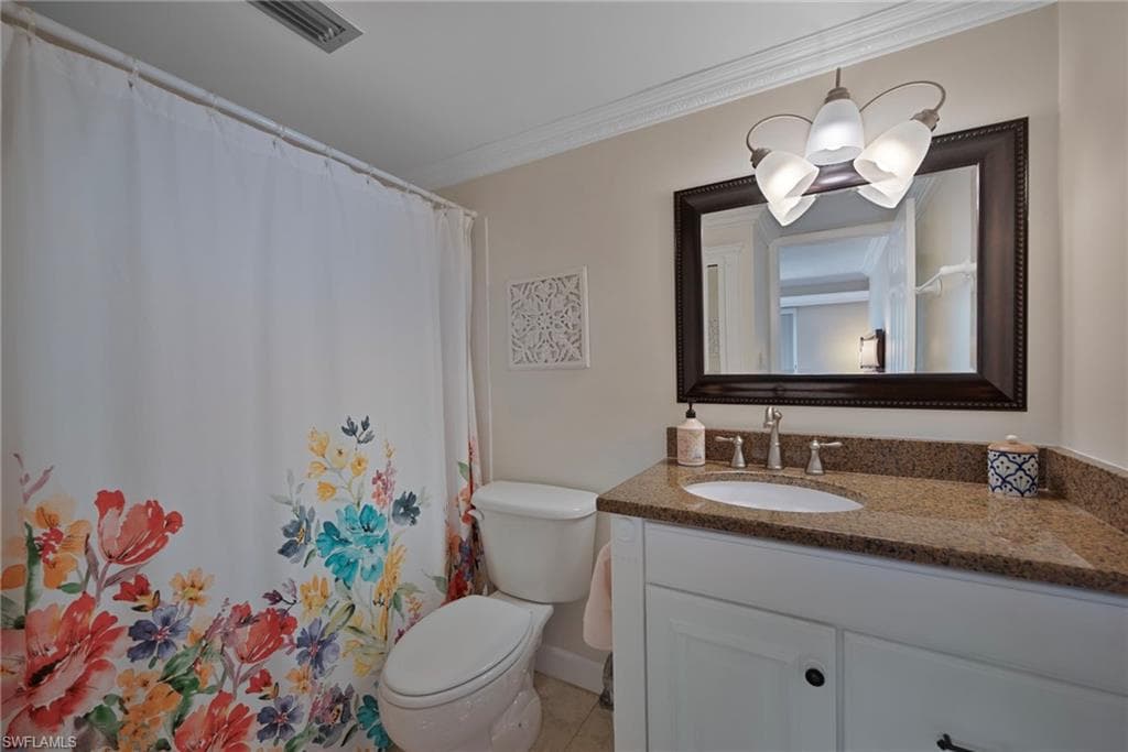 3150 Binnacle Dr 207, Naples, FL 34103-9