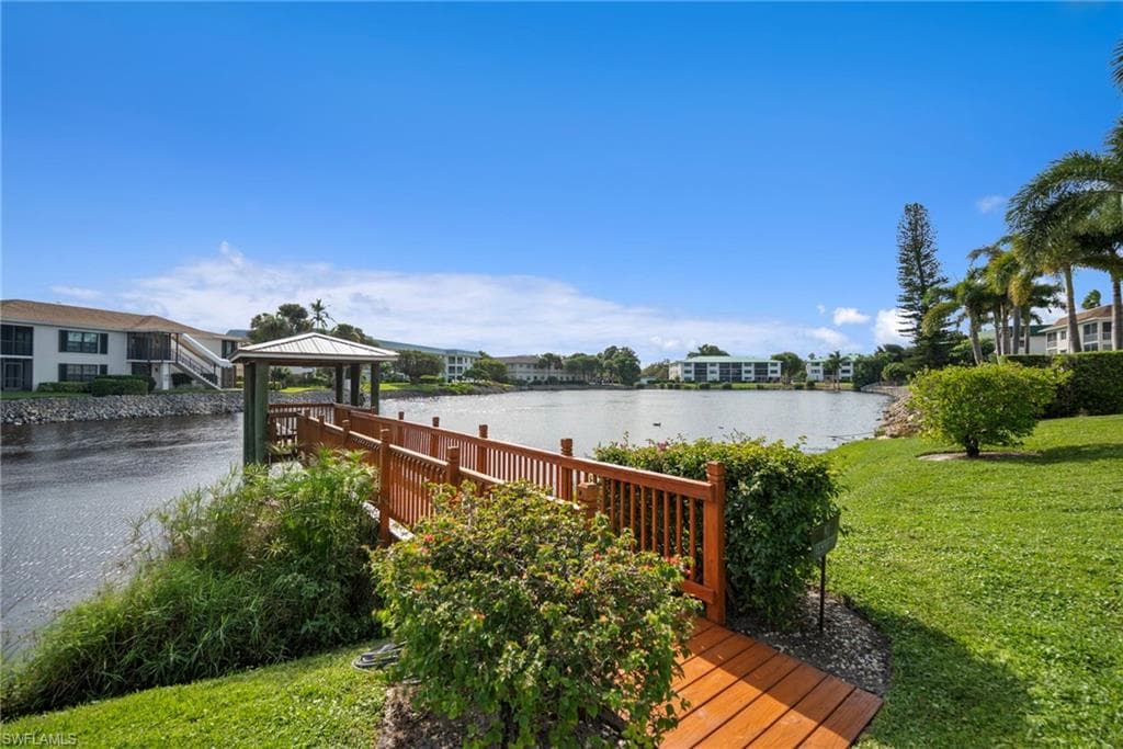 3150 Binnacle Dr 207, Naples, FL 34103-14