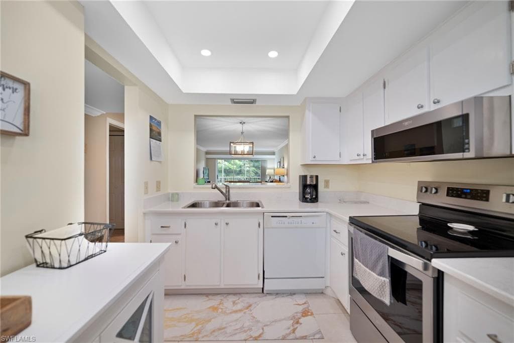 3150 Binnacle Dr 207, Naples, FL 34103-7