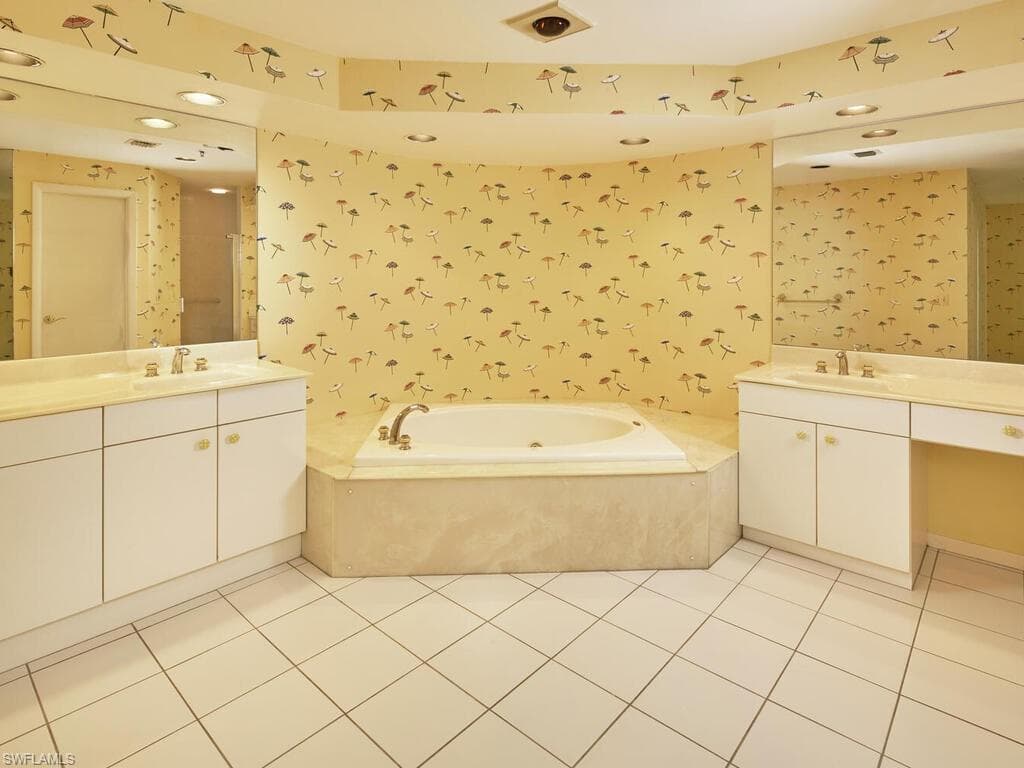 4951 Gulf Shore Blvd N 901, Naples, FL 34103-9