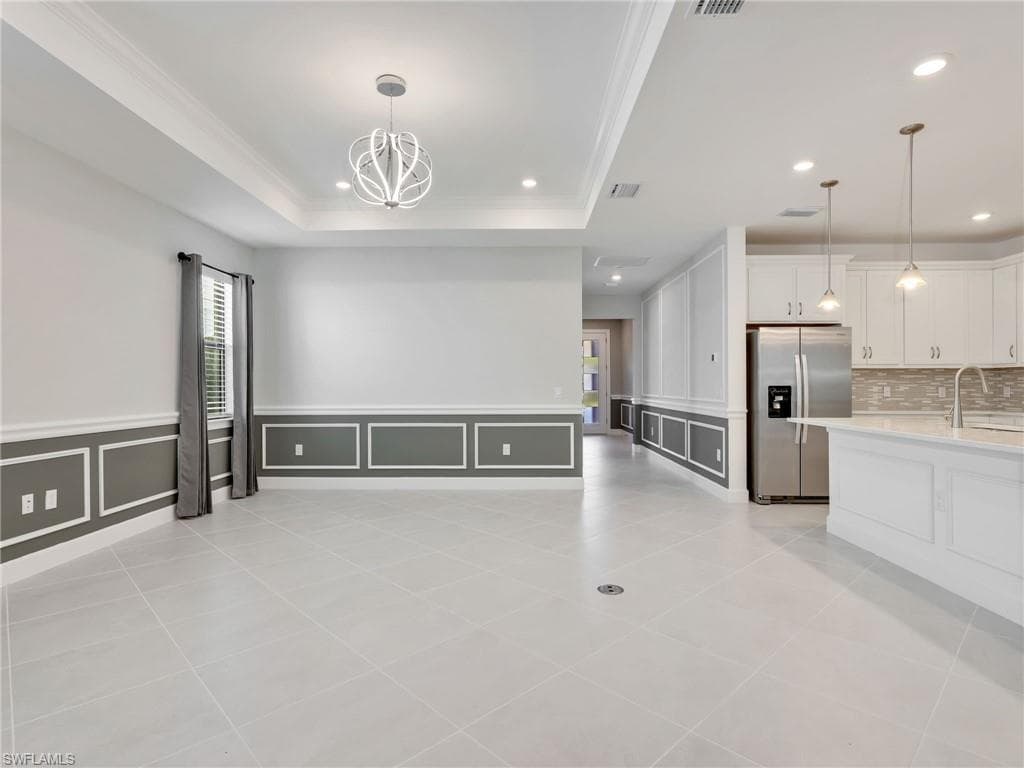 10491 Ventana Ln, Naples, FL 34120-8