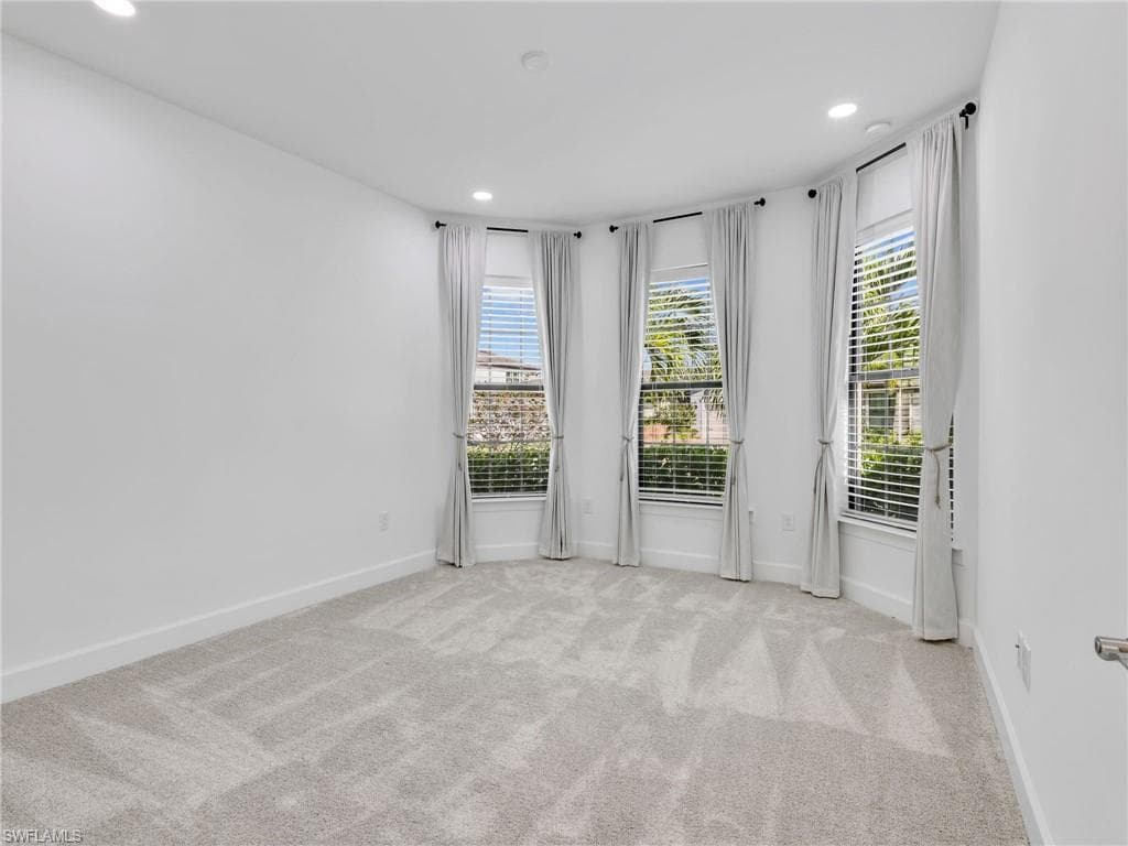 10491 Ventana Ln, Naples, FL 34120-17