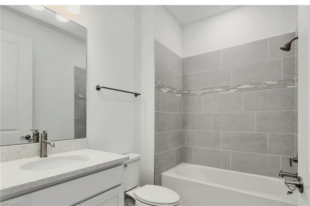 10491 Ventana Ln, Naples, FL 34120-18