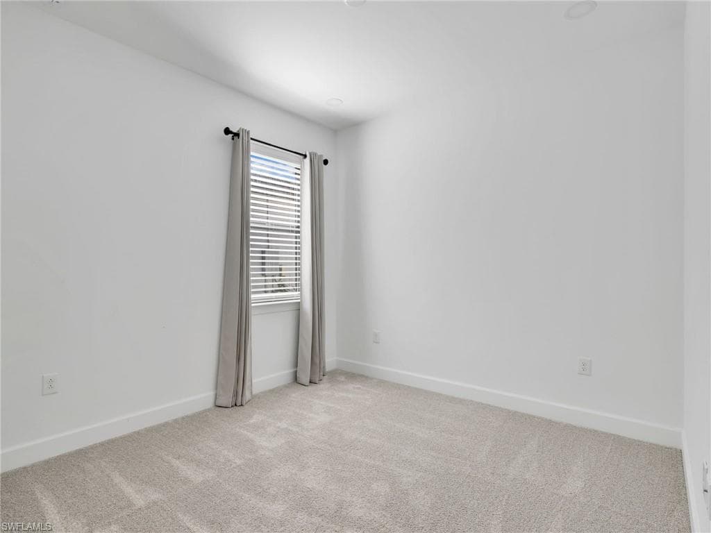 10491 Ventana Ln, Naples, FL 34120-19