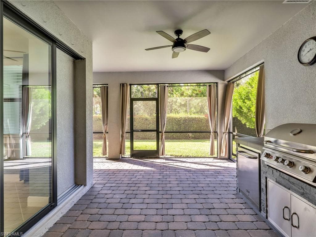 10491 Ventana Ln, Naples, FL 34120-23