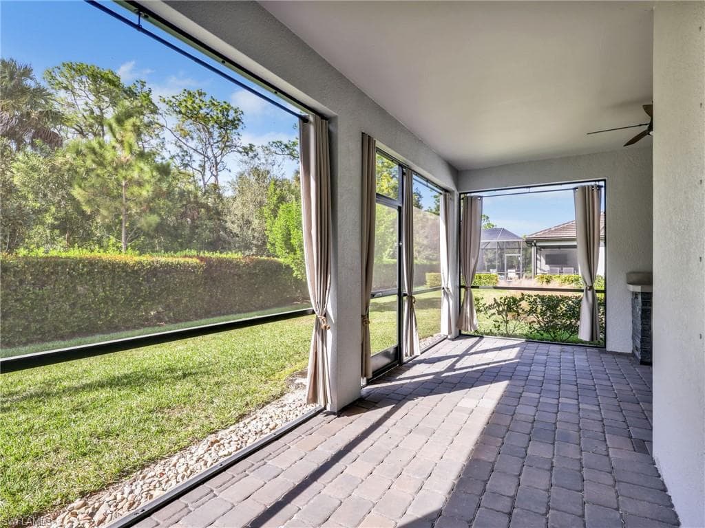 10491 Ventana Ln, Naples, FL 34120-26