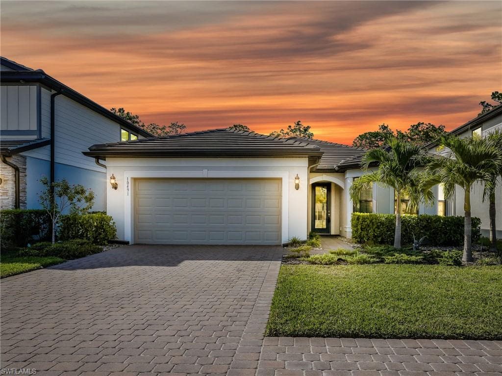 10491 Ventana Ln, Naples, FL 34120-1