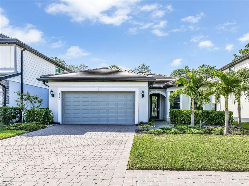 10491 Ventana Ln, Naples, FL 34120-28