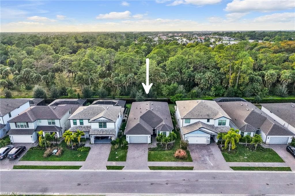 10491 Ventana Ln, Naples, FL 34120-29