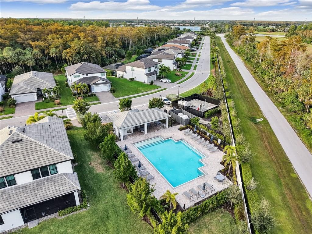 10491 Ventana Ln, Naples, FL 34120-32