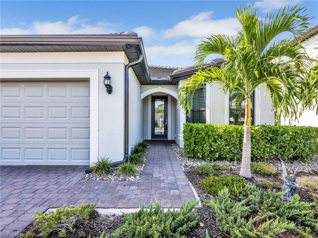 10491 Ventana Ln, Naples, FL 34120-2