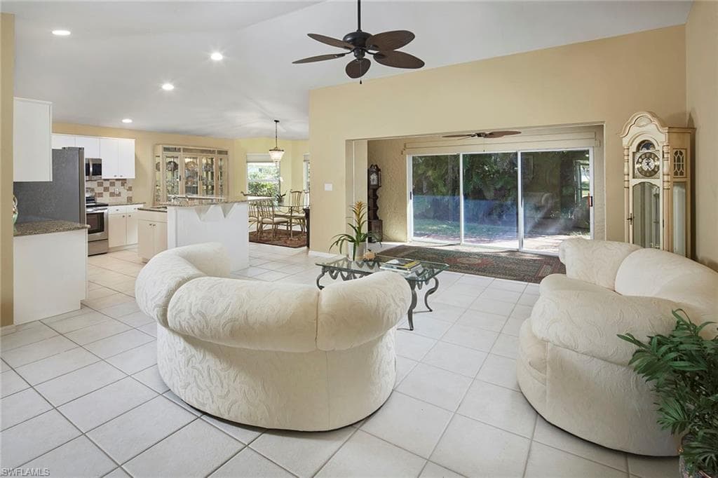 214 Marseille Dr, Naples, FL 34112-2