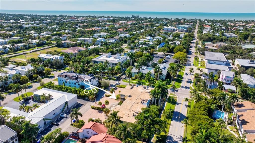 900 8th Ave S 105, Naples, FL 34102-4