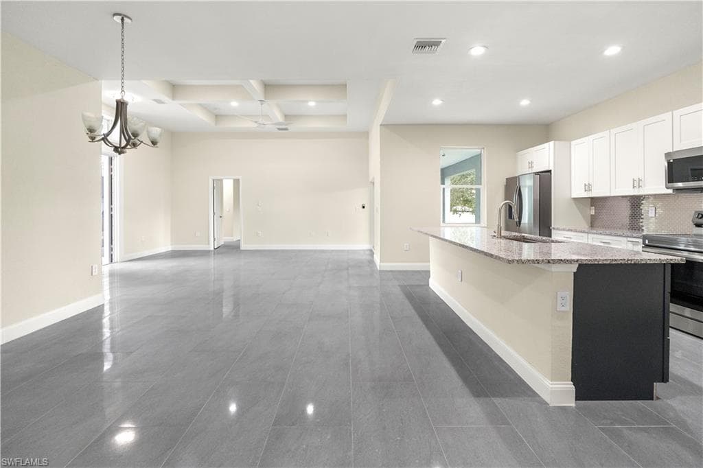 1043 Albert Ave, Lehigh Acres, fl 33971-8