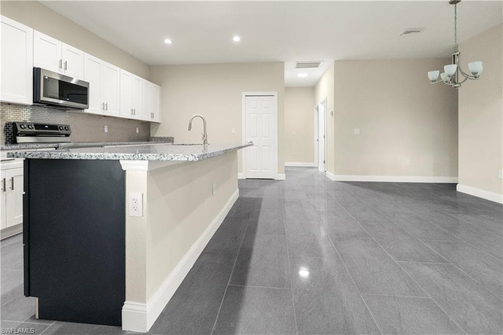 1043 Albert Ave, Lehigh Acres, fl 33971-15