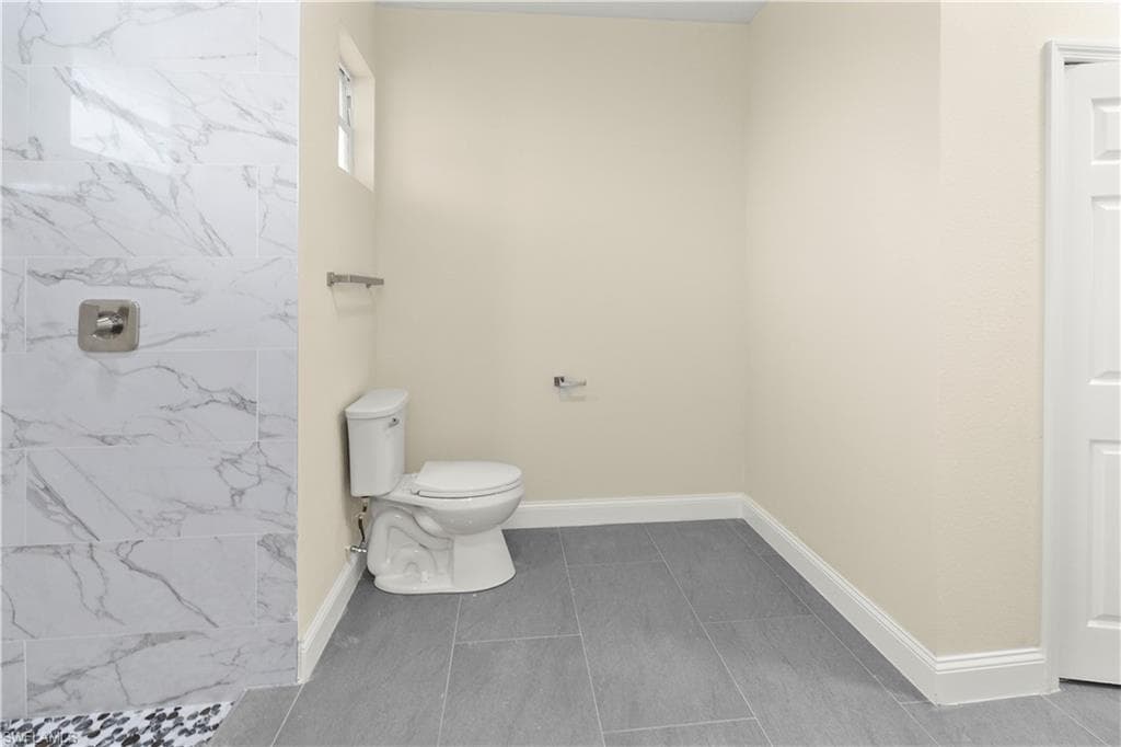 1043 Albert Ave, Lehigh Acres, fl 33971-22