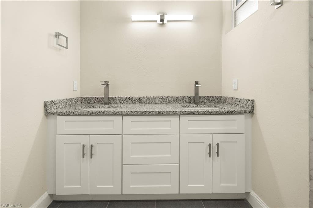 1043 Albert Ave, Lehigh Acres, fl 33971-23