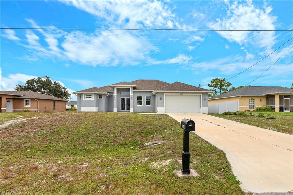 1043 Albert Ave, Lehigh Acres, fl 33971-1