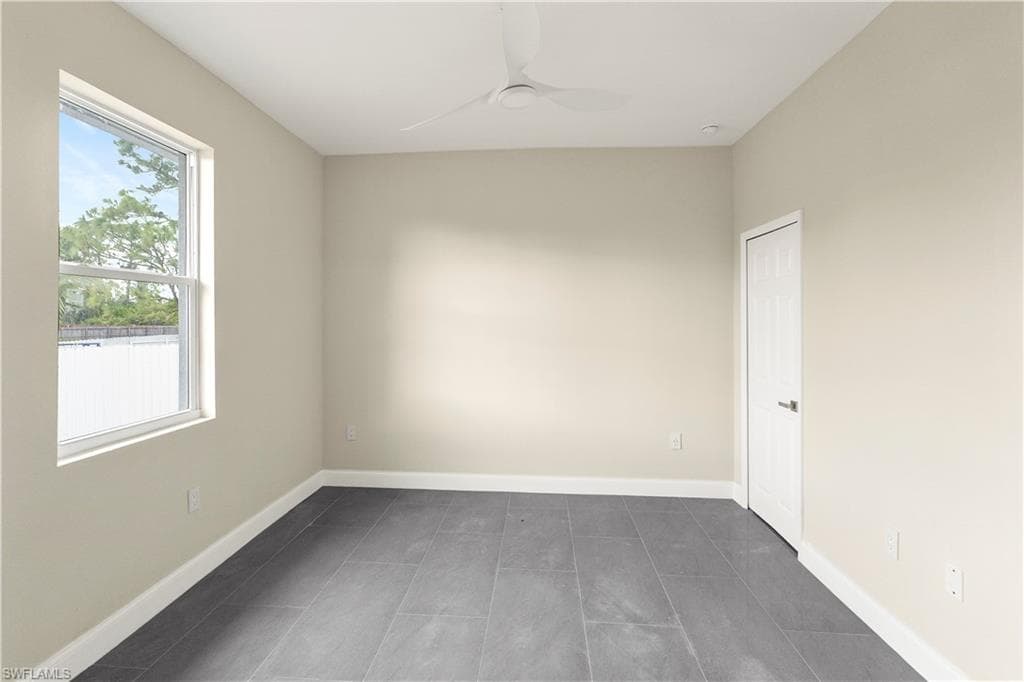 1043 Albert Ave, Lehigh Acres, fl 33971-36