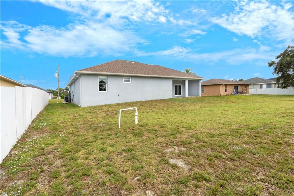 1043 Albert Ave, Lehigh Acres, fl 33971-5